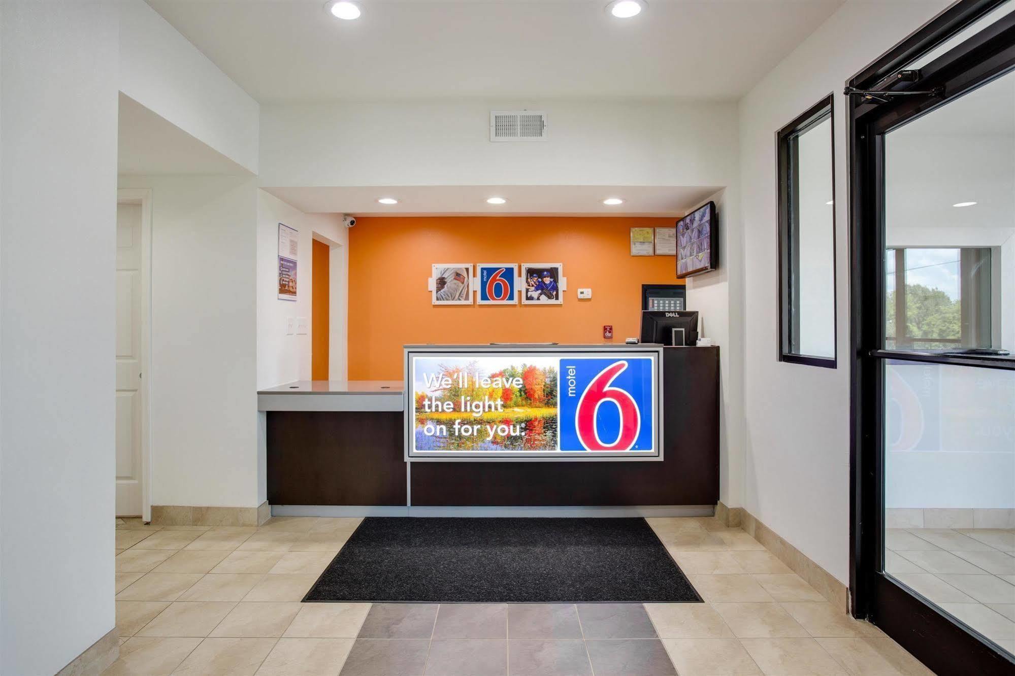 Motel 6-White House, Tn 외부 사진